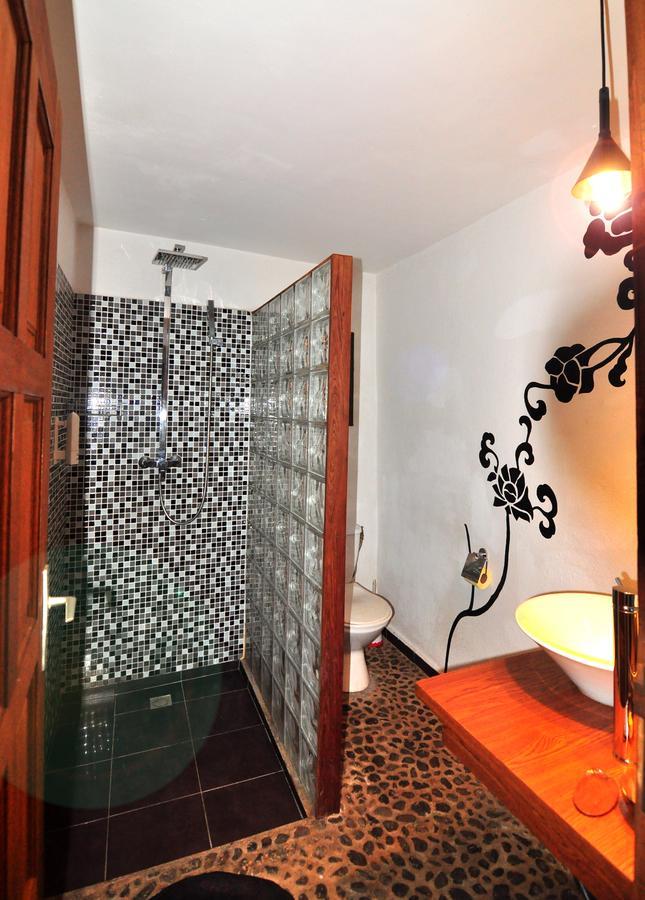 Rova Hotel Антананариву Екстериор снимка