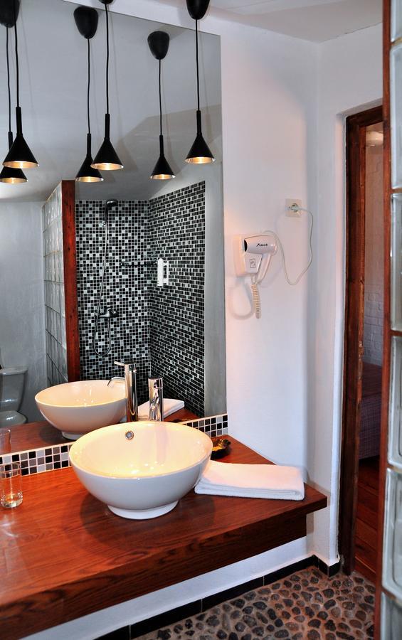 Rova Hotel Антананариву Екстериор снимка