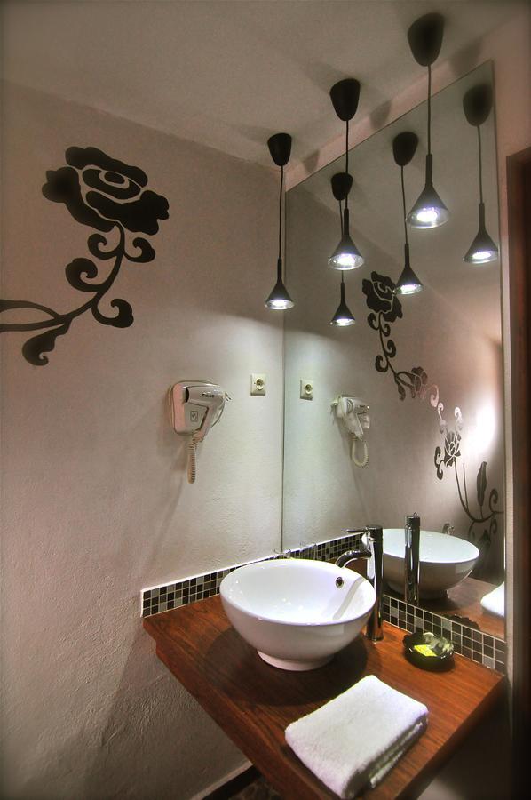 Rova Hotel Антананариву Екстериор снимка