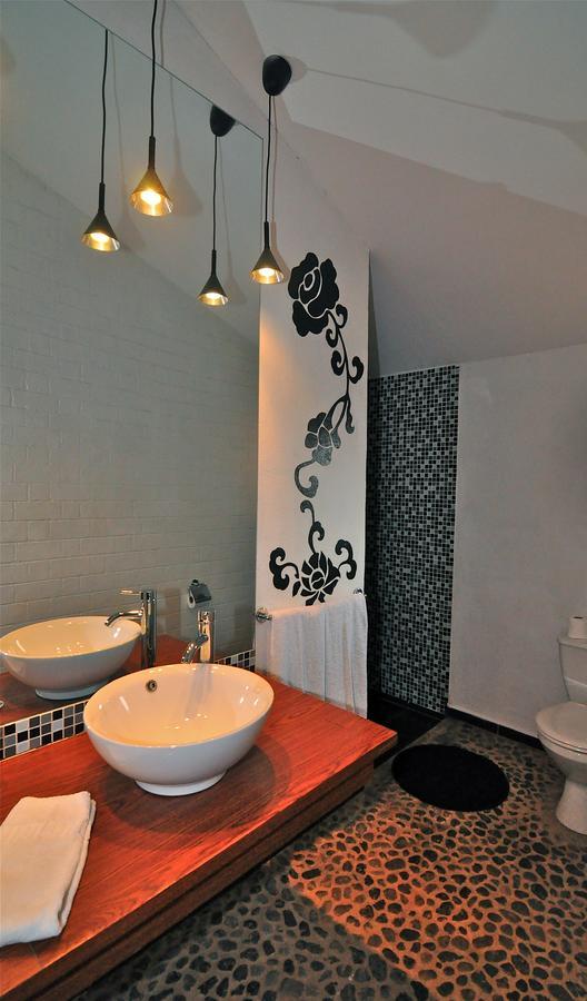 Rova Hotel Антананариву Екстериор снимка