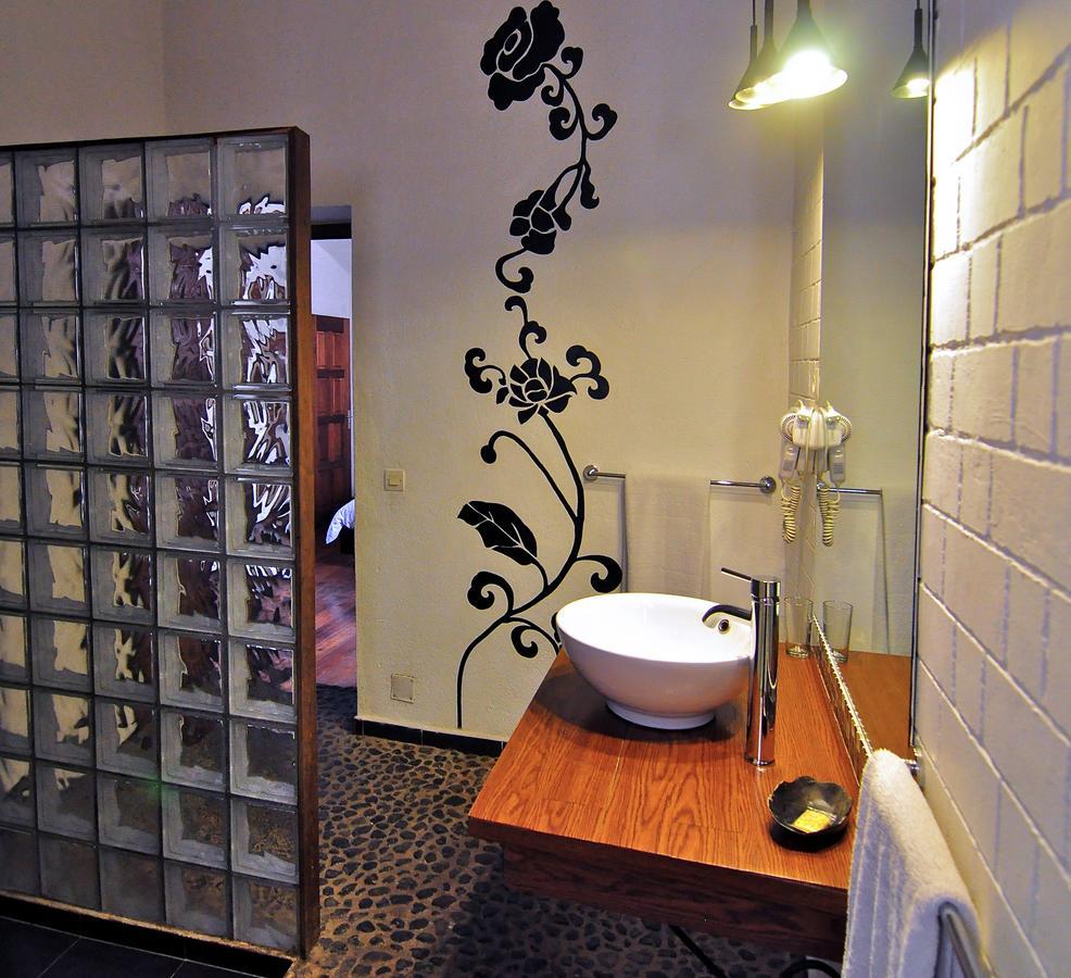 Rova Hotel Антананариву Екстериор снимка