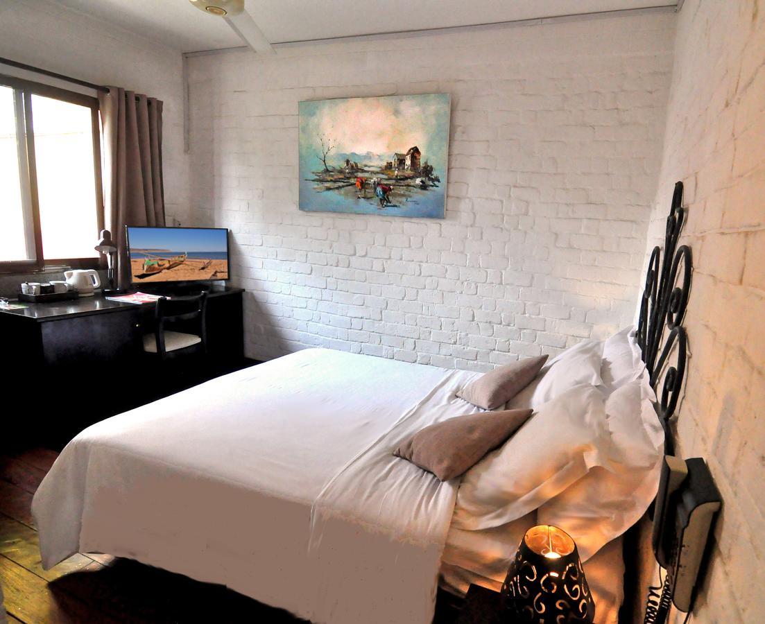 Rova Hotel Антананариву Екстериор снимка