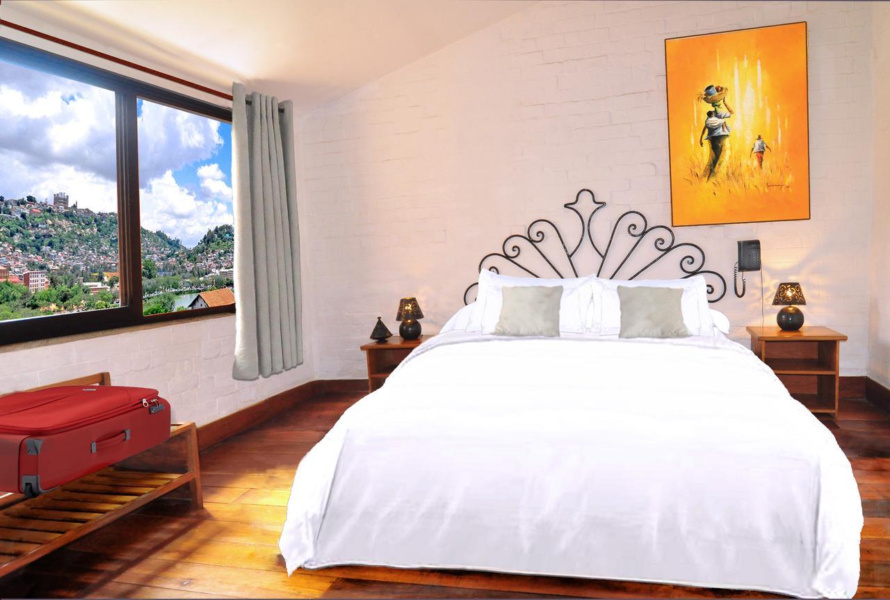 Rova Hotel Антананариву Екстериор снимка